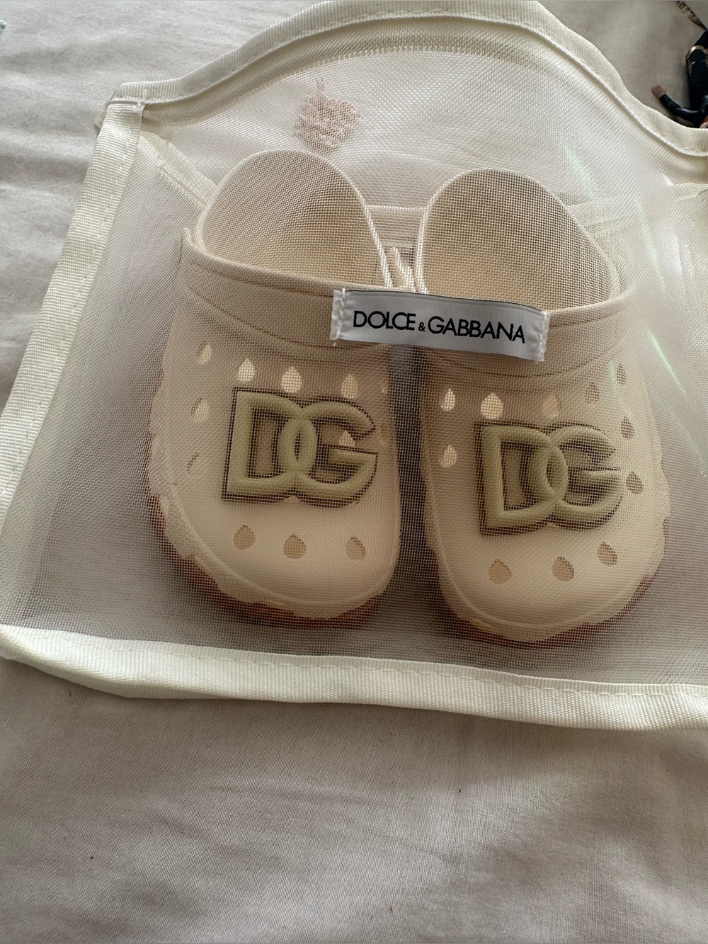 Dolce & Gabbana Kids Cream DG Logo Clogs with Strap